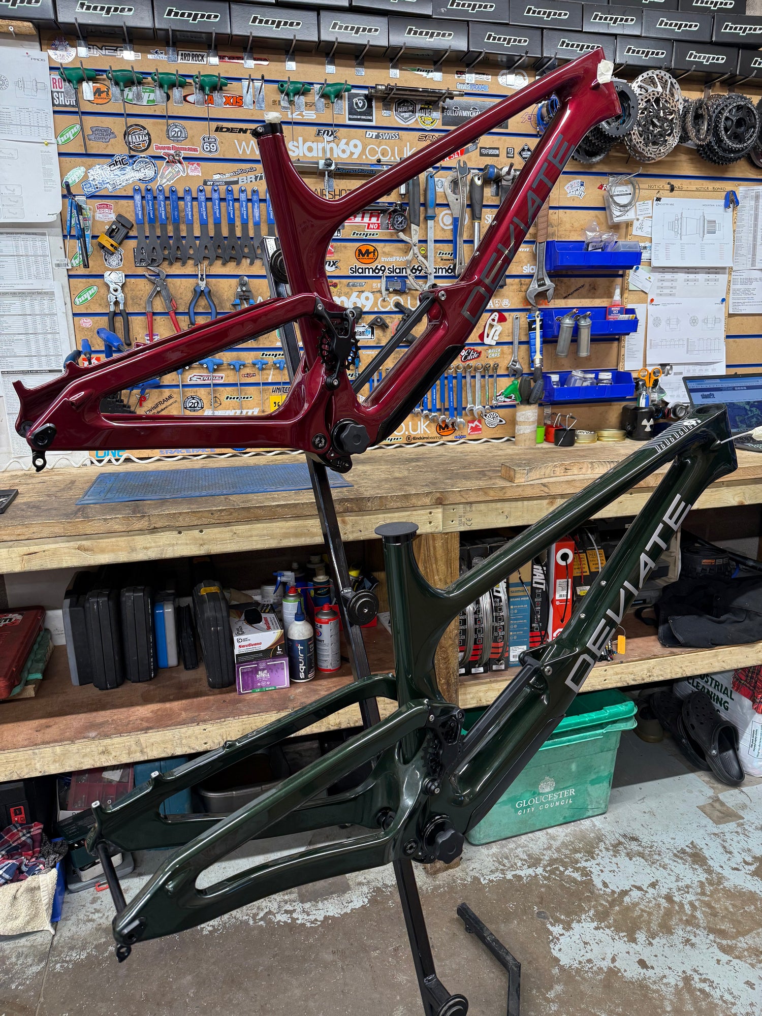 Deviate Claymore Frames