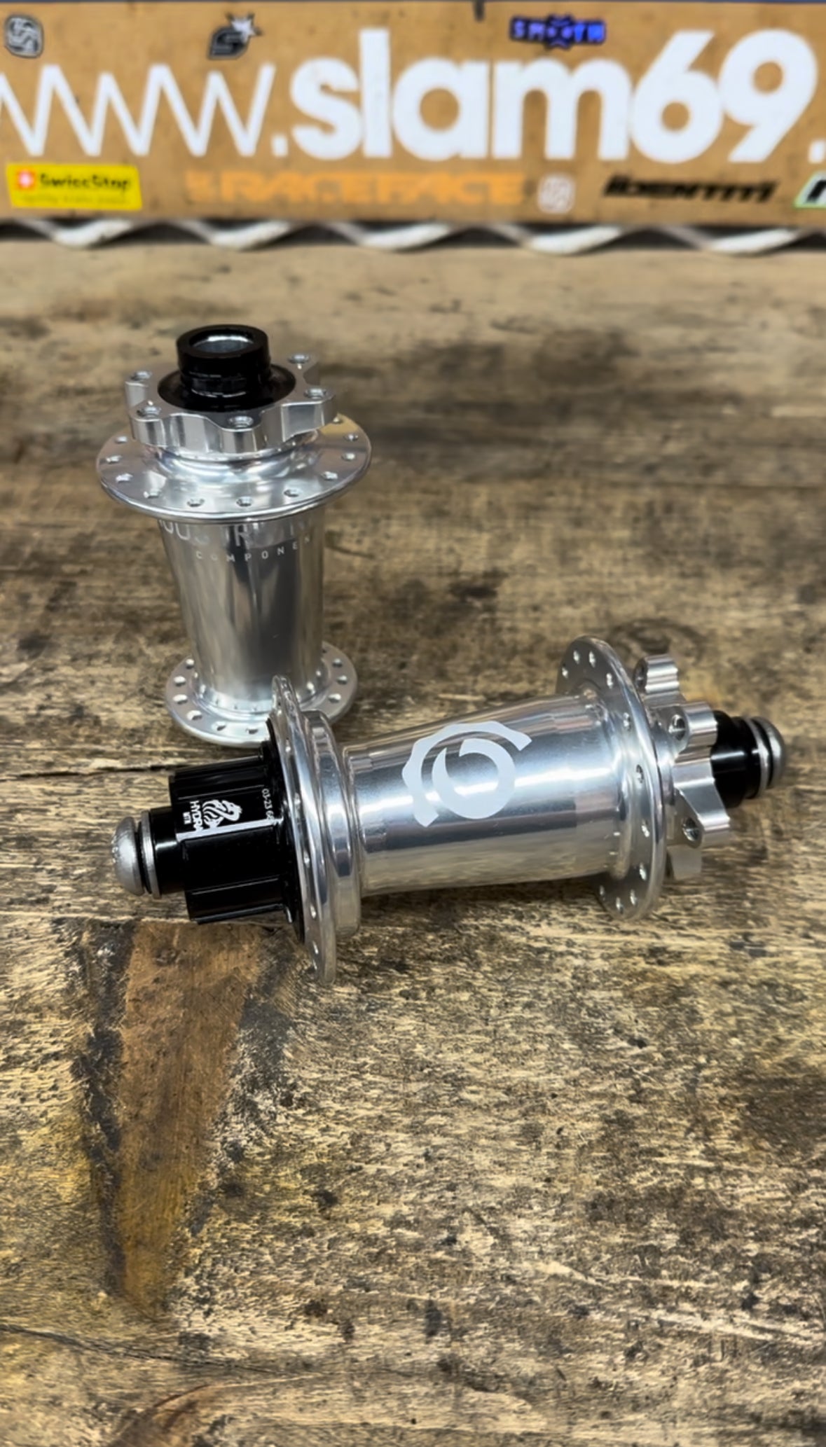 Industry Nine Hydra hubs in silver