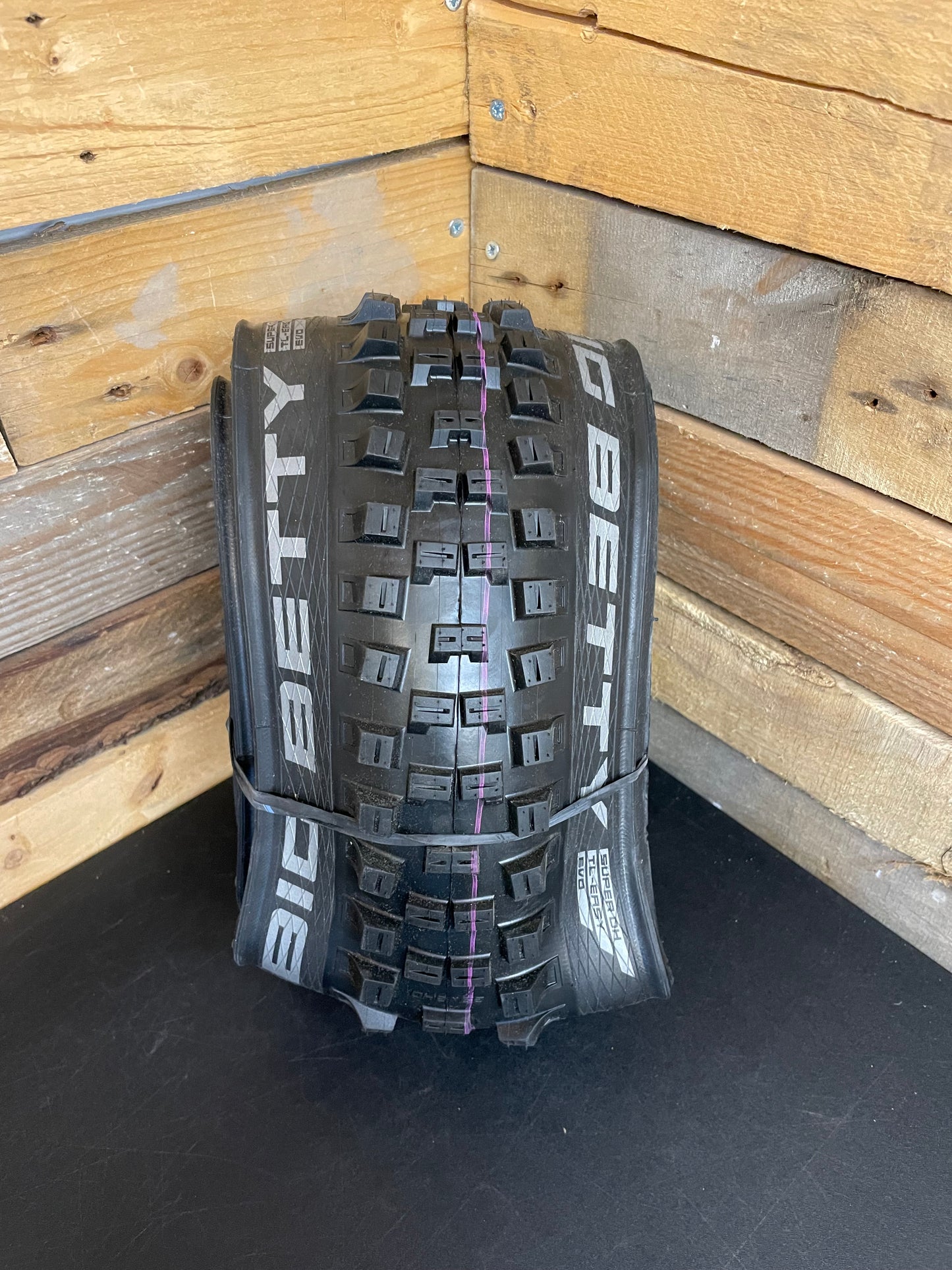 Recycled - Schwalbe Addix Big Betty Ultra Soft Evo Super Downhill Tyre TLE in Black (Folding) - 29 x 2.40"